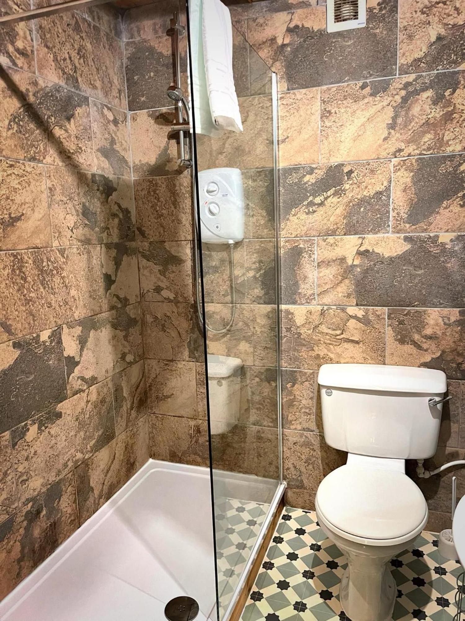 Goldcrest 3-Hot Tub-Woodland Lodges-Carmarthenshire-Tenby Ngoại thất bức ảnh